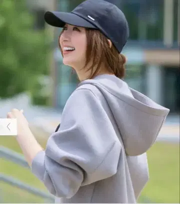 메탈 부품이 포함된 UV 캡 PLST