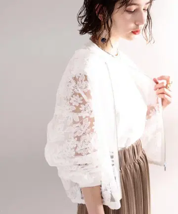 클래식 엘프 자수 꽃무늬 자수 시어 블루종 집업 레이스