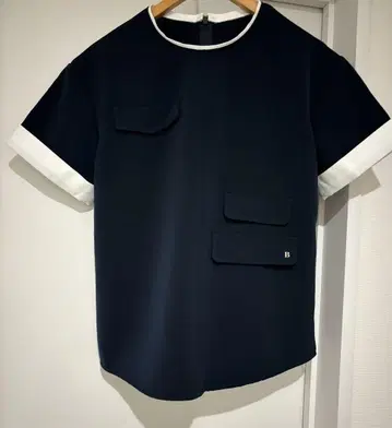 비비이 B. AVA TOP