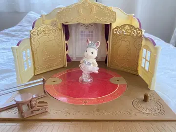 실바니안 패밀리 숲의 발레 극장