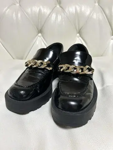 자라 블랙 체인 로퍼 통굽