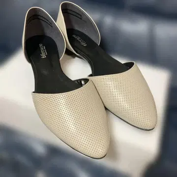 terrace 베이지 퍼포레이티드 슈즈 25.0cm