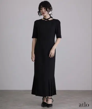 atlo 블랙 롱 원피스 절개 플리츠