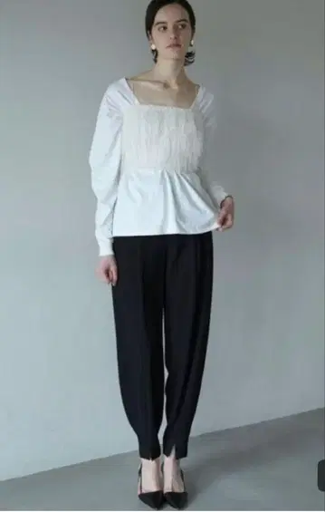 CLANE SLIT HEM BALLOON PANTS