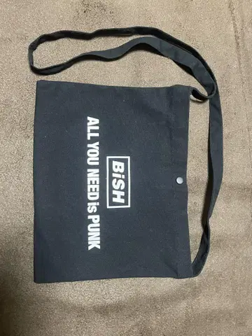 [새상품급] BiSH 사코슈 파우치 백