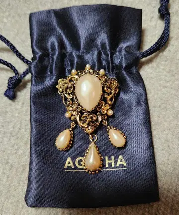 AGATHA 브로치