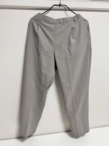 바람이 잘 통하는 팬츠 테이퍼드 팬츠