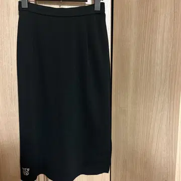 Valenza Sport 블랙 타이트 스커트