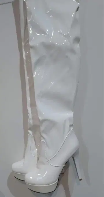 화이트 니하이 부츠 하이힐