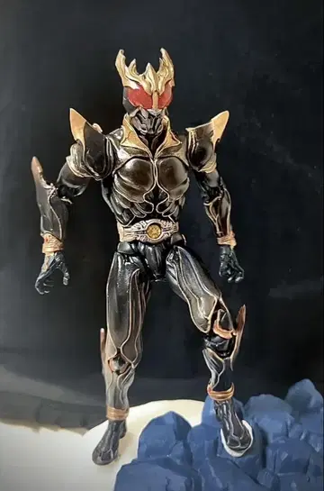 가면라이더 쿠우카 얼티밋 폼 리페인트 s.h.figuarts