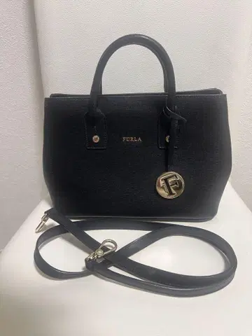 새상품급 FURLA 블랙 핸드백