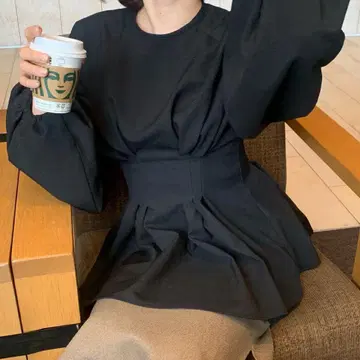Cla STEllaR 볼륨 블라우스