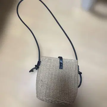 베이지 숄더백