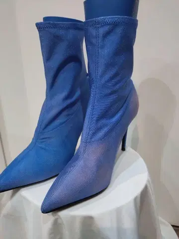 파란색 슬림핏 부츠 높은 힐