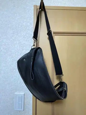 블랙 숄더백