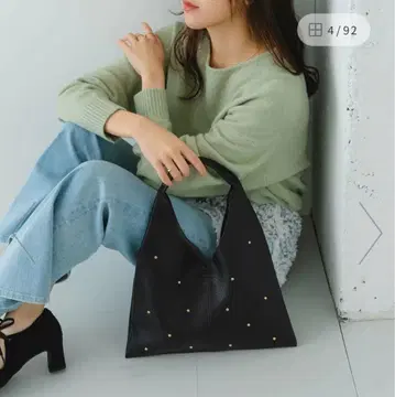 RODE SKO 스터드 삼각 토트백 블랙