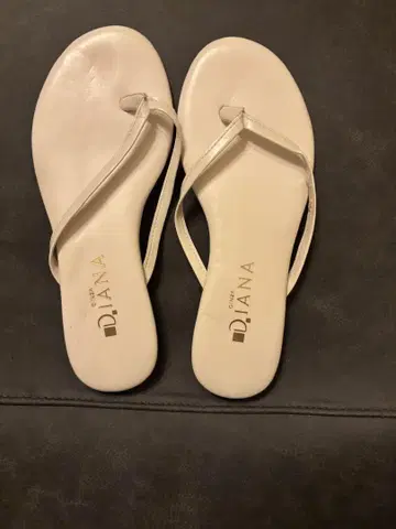 DAIANA 화이트 플립플랍