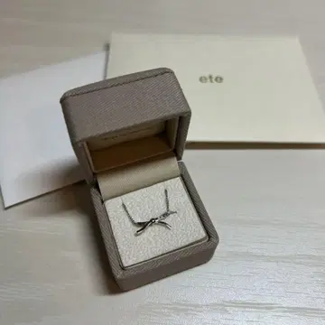 ete 실버 리본 목걸이