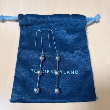 TOMORROWLAND 공 모양의 롱 귀걸이