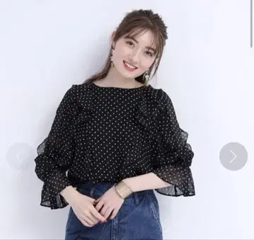 아푸와이저 리셰 도트 프릴 블라우스