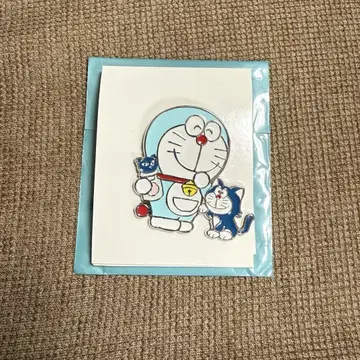 도라에몽 핀 배지