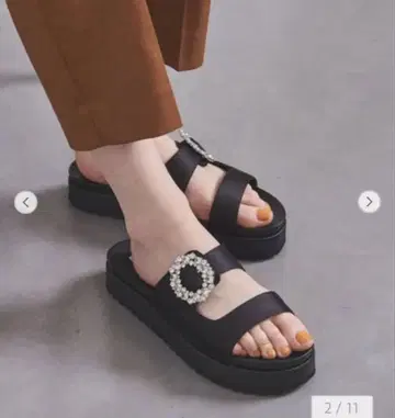 유나이티드 애로우즈 새틴 비쥬 샌들 블랙 검정 37