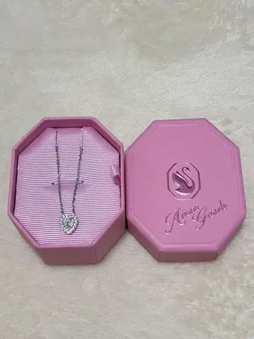 Ariana Grande x Swarovski 목걸이 펜던트 스와로