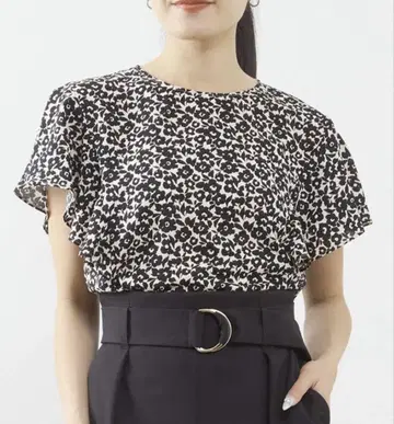TIARA 블라우스 신상 새상품급