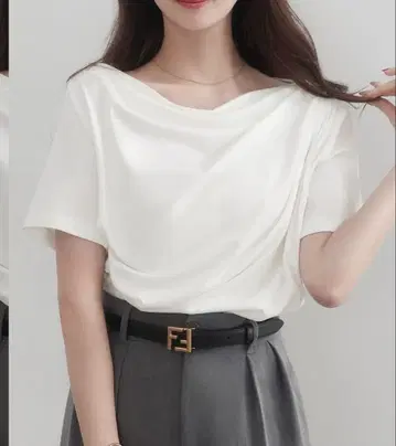 CENEA 반팔 상의 화이트 M 사이즈
