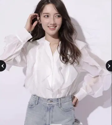 아푸와이저 리셰 시어 프릴 블라우스 2025SS