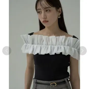 미사용 새상품 택 포함 snidel 디자인 프릴 니트 탑 스나이델
