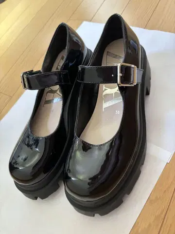 ZARA 블랙 메리 제인 슈즈 38