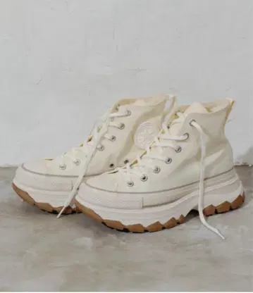 [ emmi x CONVERSE ] AS TREKWAVE HI
