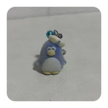 쇼와 레트로 펭귄 플로키 소재 스즈네 키링 스트랩