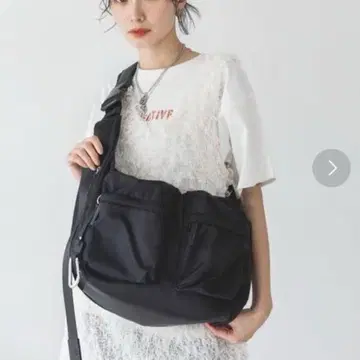JEANASIS 블랙 숄더백 나일론 소재