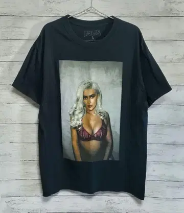 카일리 제너 티셔츠 L 사이즈 KYLIE