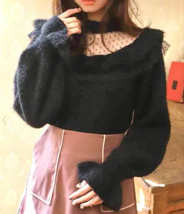 NICE CLAUP 도트 튤 도킹 니트 블랙