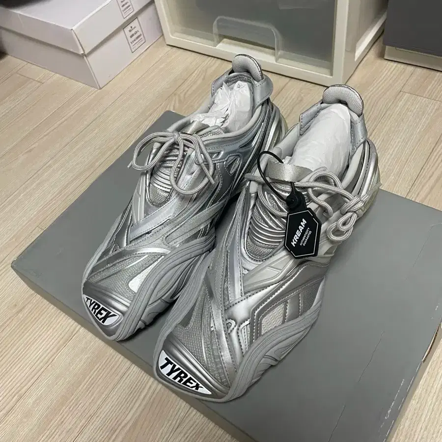 Balenciaga tyrex シルバー 41 【公式通販】