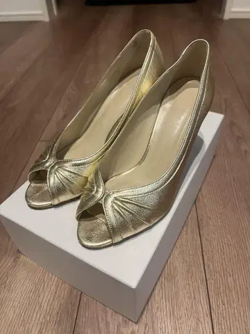 BARNEYSNEWYORK 바니스 뉴욕 샌들
