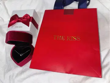 THE KISS 하트형 펜던트 팔찌