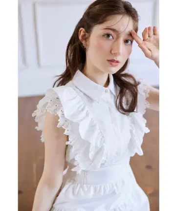화이트 프릴 레이스 셔츠 원피스