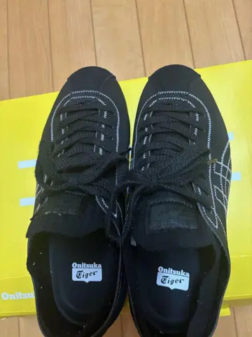 오니츠카타이거 크로우