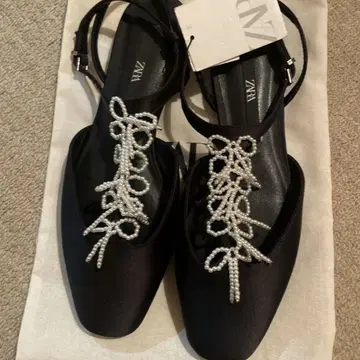 ZARA 비쥬 리본 디자인 블랙 스트랩 신발 37 택 포함