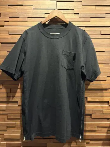 sacai 블랙 T셔츠 사이드 지퍼 부착 L 사이즈