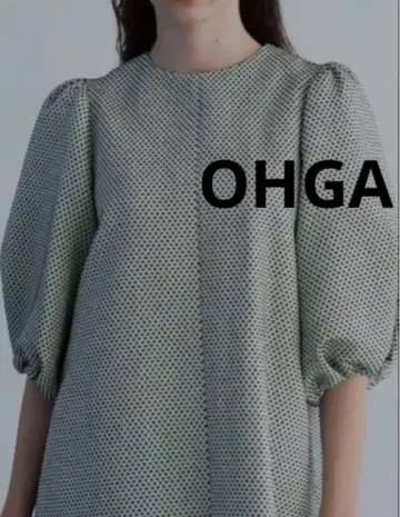 OHGA APORE 벌룬 슬리브 화이트 블랙 도트 무늬 튜닉