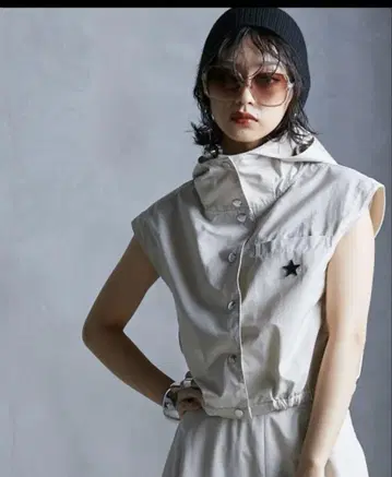 베스트 크롭 길이의 후드티 베스트 GEVS. 여성용