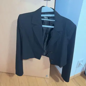 자라 블랙 테일러드 자켓 숏 기장