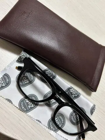 블랙 프레임 안경 이하라 아오이