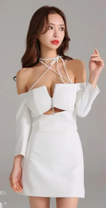 Robe de FLEURS 화이트 오프숄더 드레스