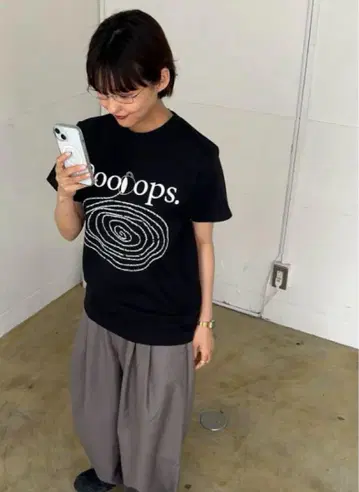 ooooooops. Spilling coffee tee 블랙